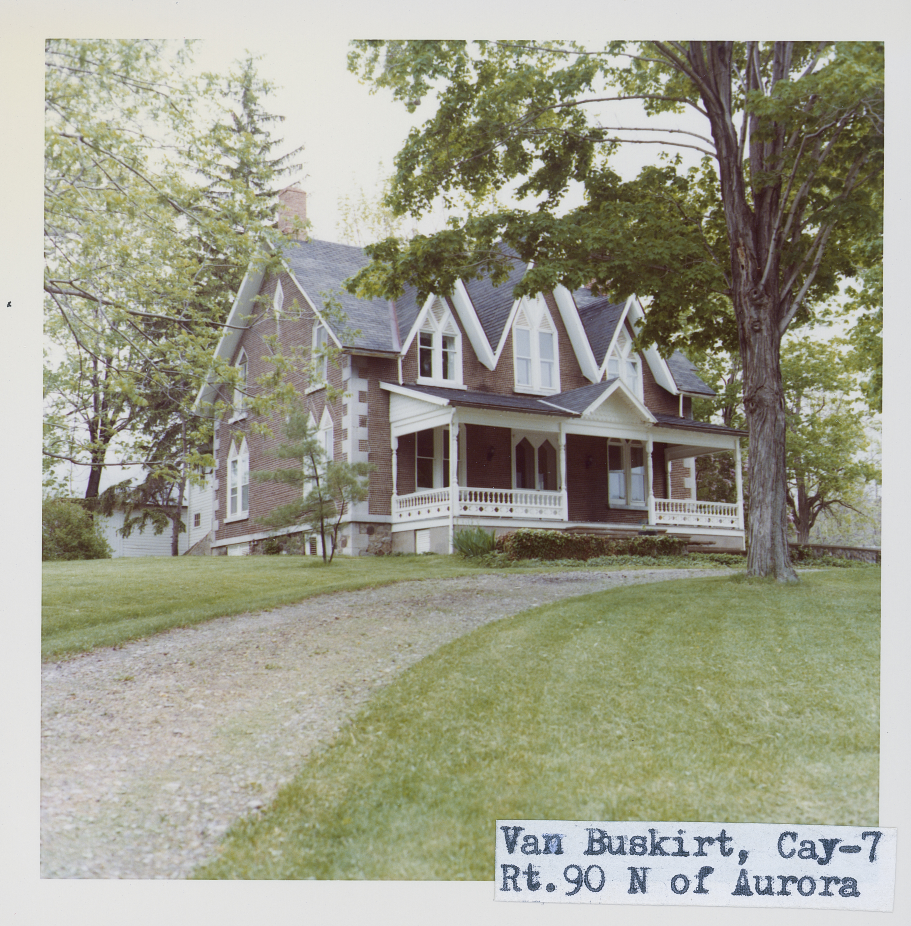 Led-1 Van Buskirt Cay-7